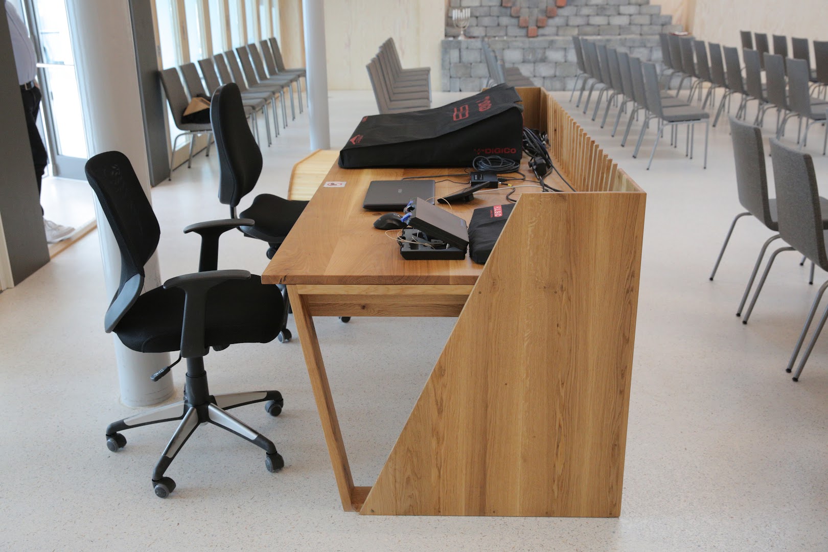 SNEKKER ROBERT CUSTOM FURNITURE AS · Bilder 3