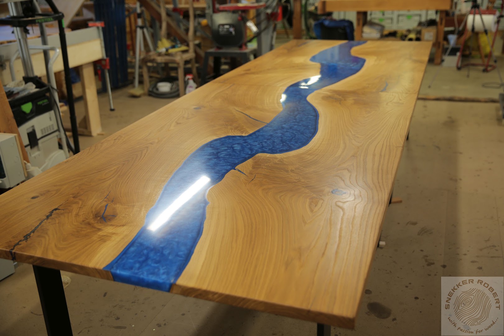 SNEKKER ROBERT CUSTOM FURNITURE AS · Bilder 1